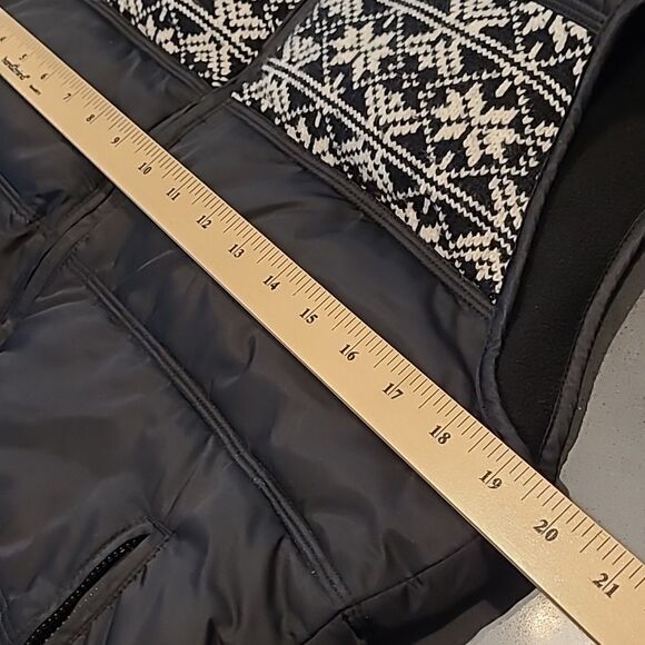 Old Navy sz M puffed vest - Picture 5 of 10